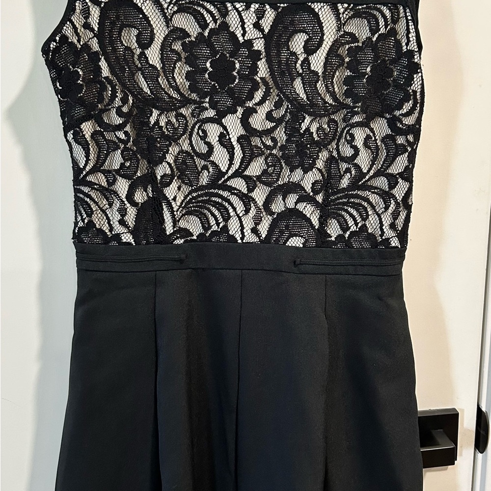 Ellen Tracy Black and Tan Strapless Pleated Cocktail Dress